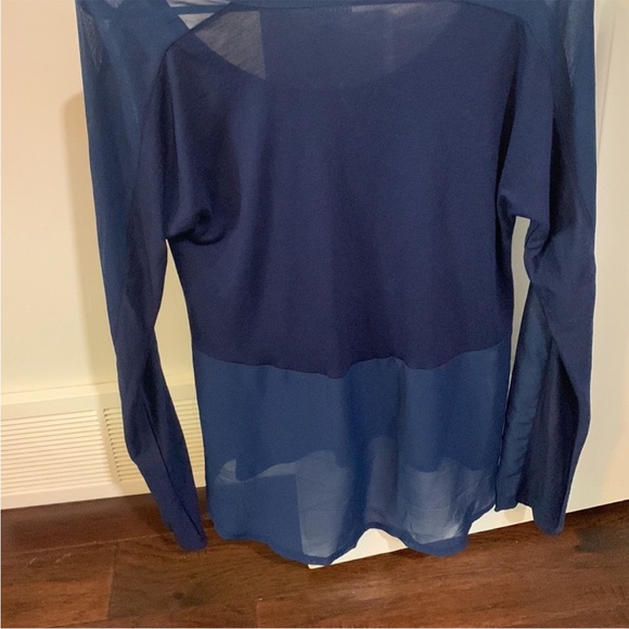 Converse Long Sleeve Shirt - Excellent Condition - Size S - Picture 6 of 9